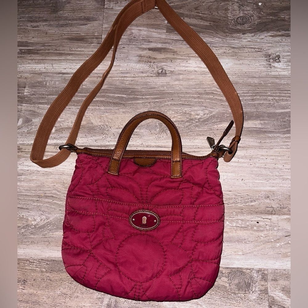 Fossil key-per red quilted crossbody tote bag EUC